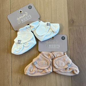 NWT Goumi Kids Baby Boots Set Cloud & Sandstone SZ 0-3 mo Bamboo Booties Socks